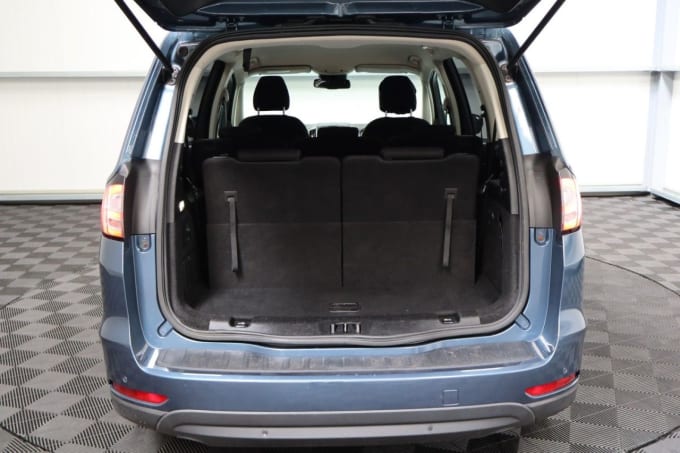 2025 Ford Galaxy