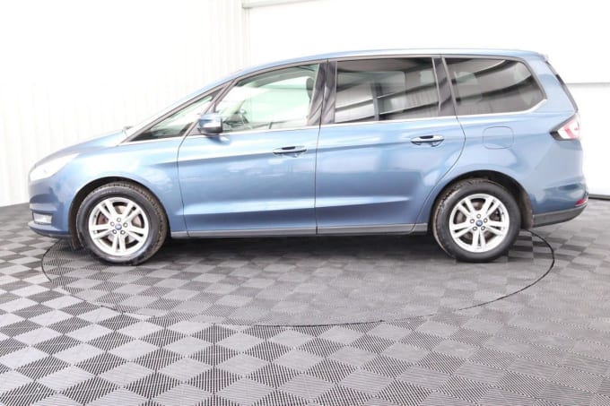 2025 Ford Galaxy