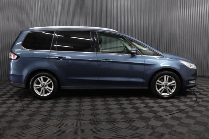 2025 Ford Galaxy