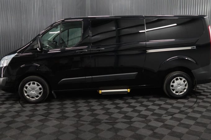 2025 Ford Transit Minibus