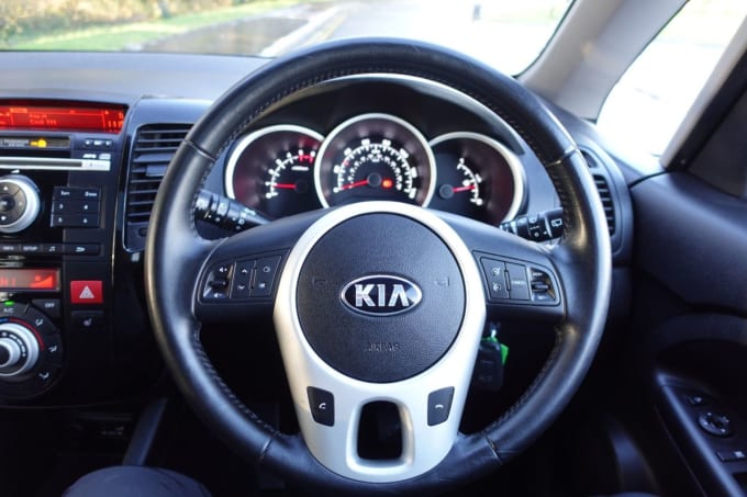 2025 Kia Venga