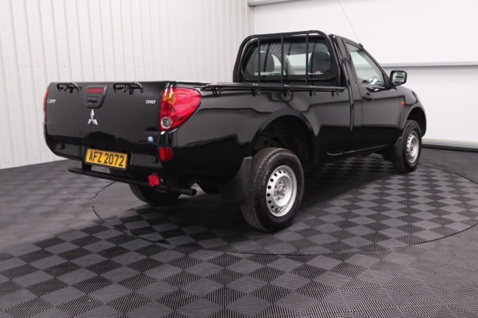 2025 Mitsubishi L200