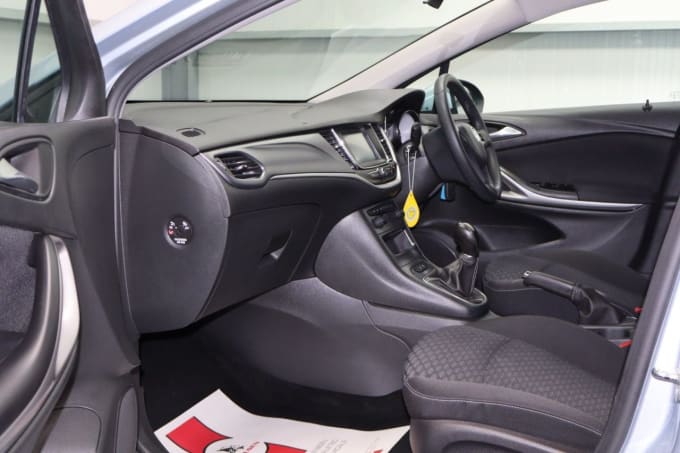 2025 Vauxhall Astra