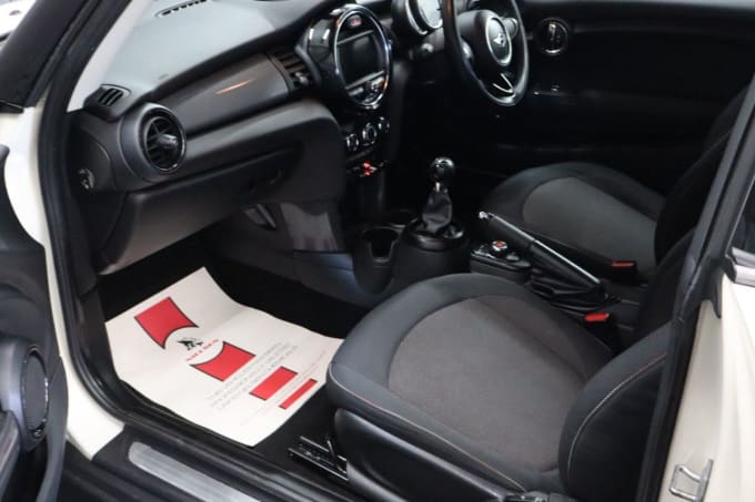 2025 Mini Hatch