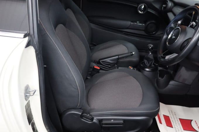 2025 Mini Hatch