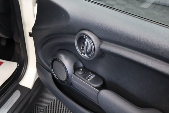 2025 Mini Hatch