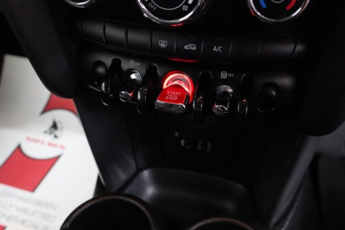 2025 Mini Hatch
