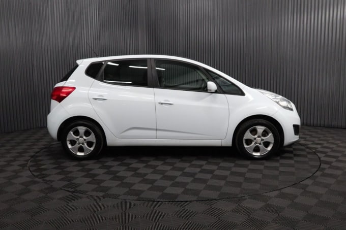2025 Kia Venga