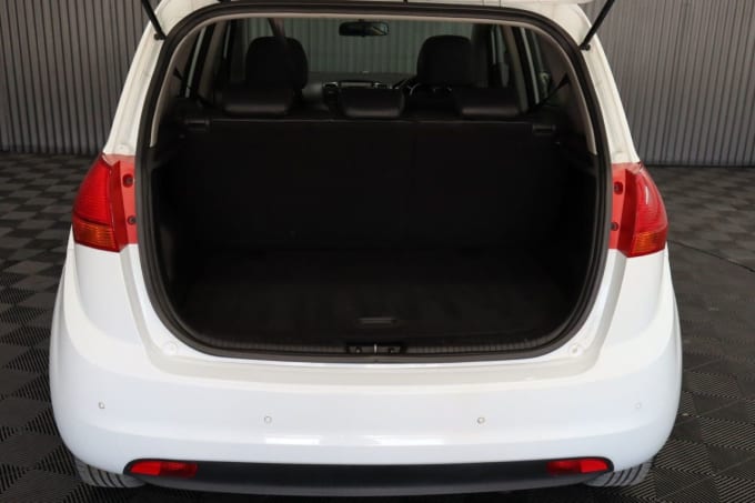 2025 Kia Venga