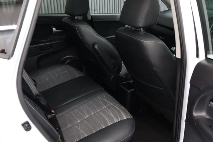 2025 Kia Venga