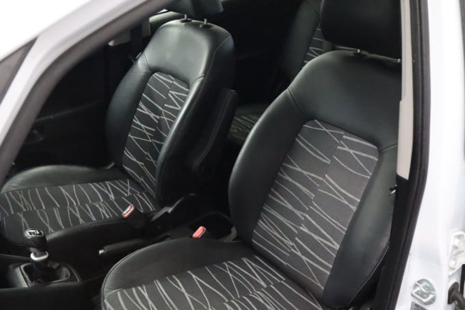 2025 Kia Venga
