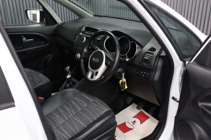 2025 Kia Venga