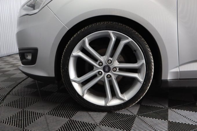 2025 Ford C-max