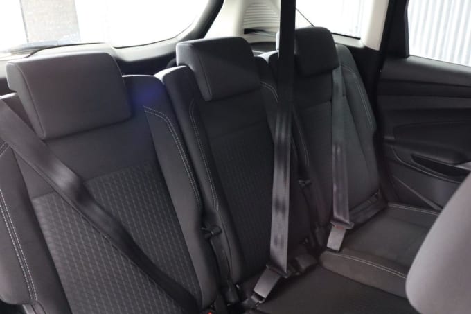 2025 Ford C-max