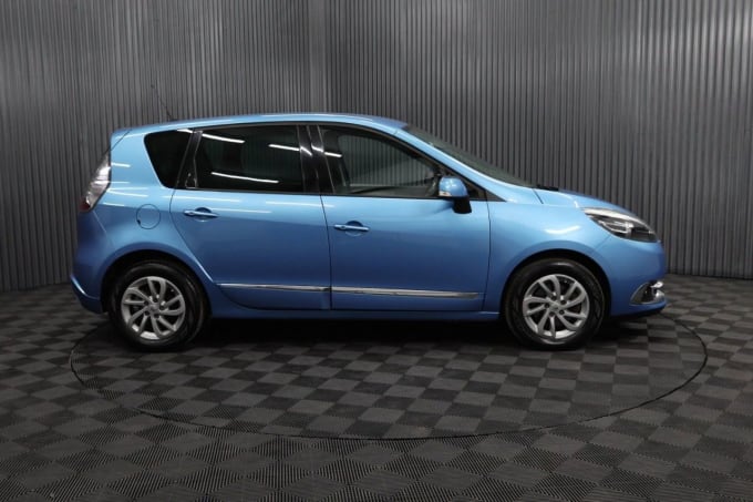 2025 Renault Scenic