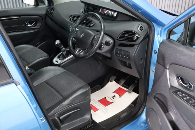 2025 Renault Scenic