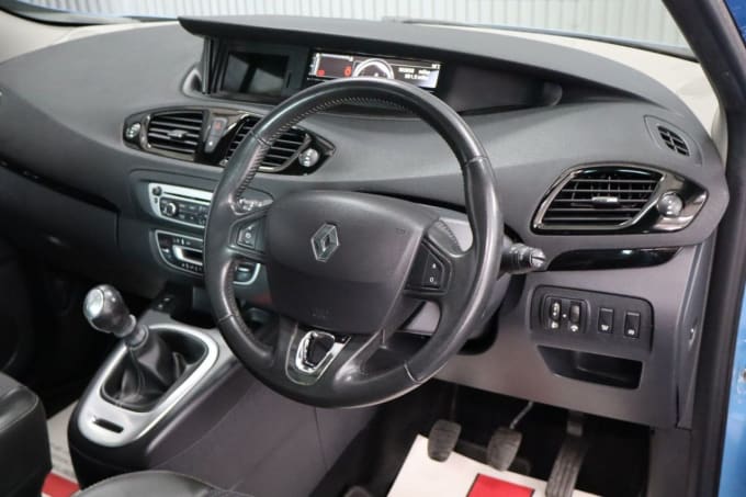 2025 Renault Scenic