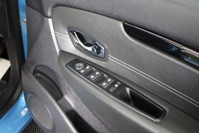 2025 Renault Scenic
