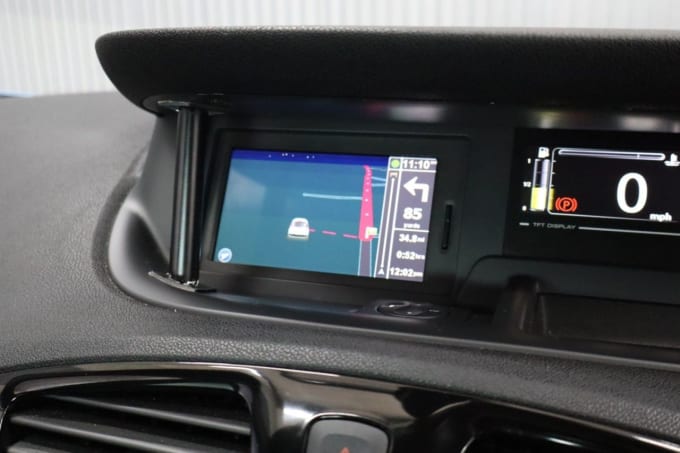 2025 Renault Scenic