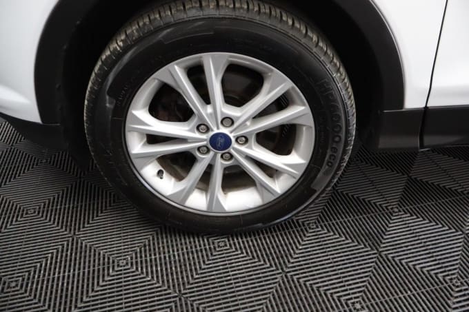 2025 Ford Kuga