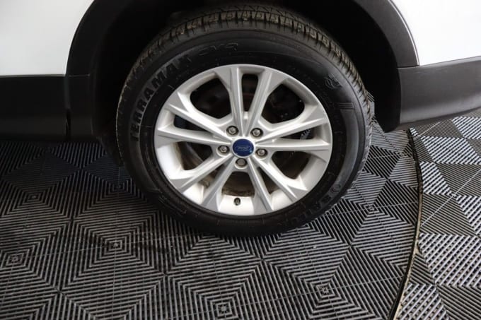 2025 Ford Kuga