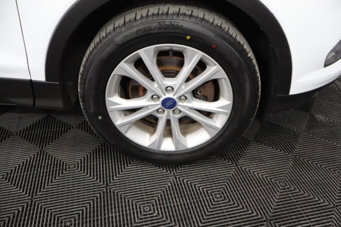 2025 Ford Kuga