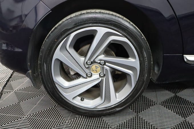 2025 Ds Automobiles Ds 5