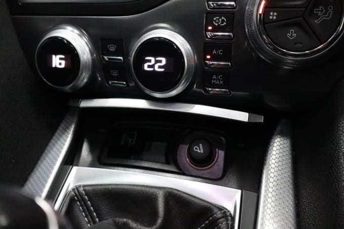 2025 Ds Automobiles Ds 5