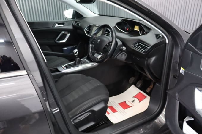 2025 Peugeot 308