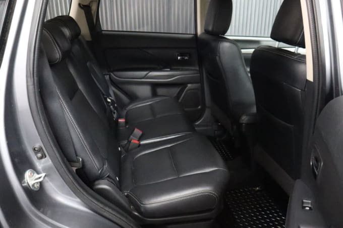 2025 Mitsubishi Outlander