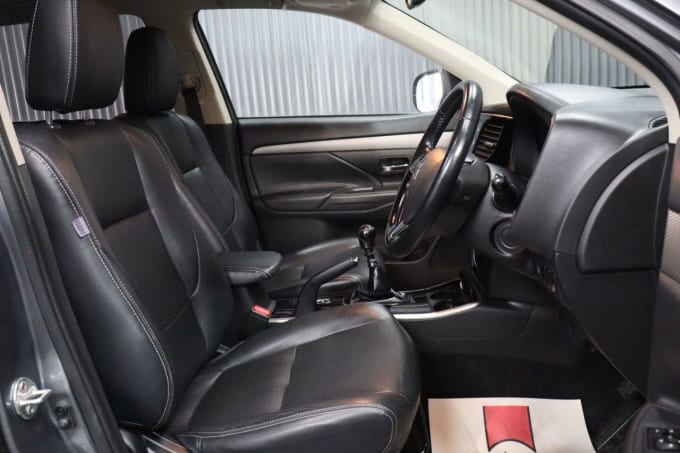 2025 Mitsubishi Outlander