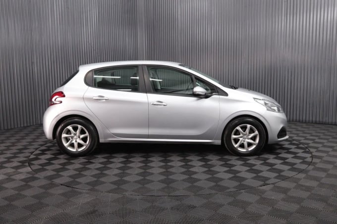 2025 Peugeot 208