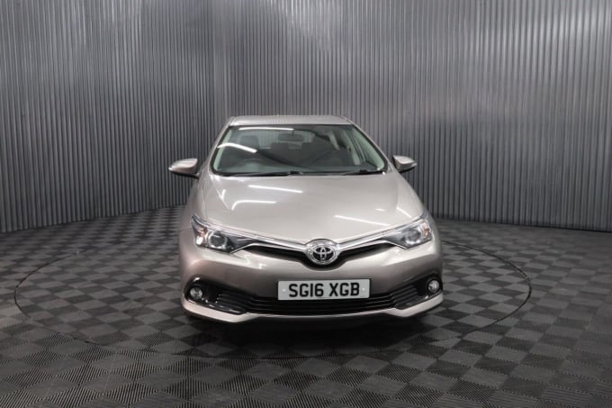 2025 Toyota Auris