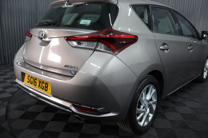 2025 Toyota Auris