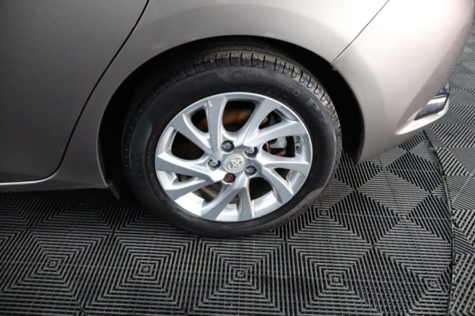 2025 Toyota Auris