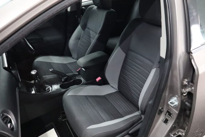 2025 Toyota Auris