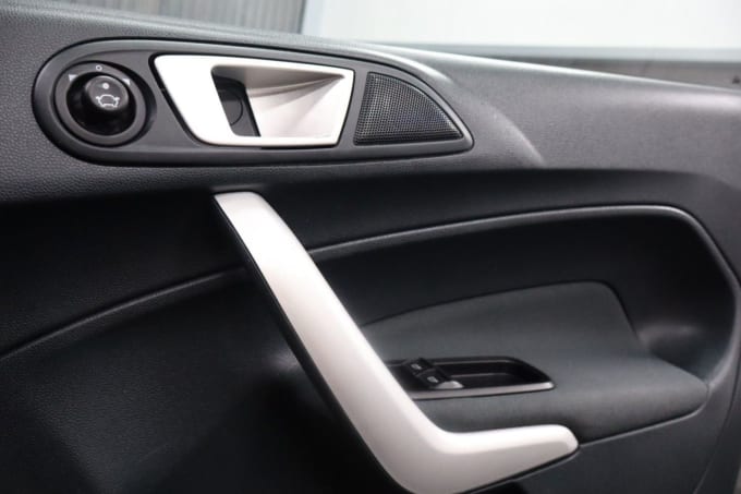 2025 Ford Fiesta