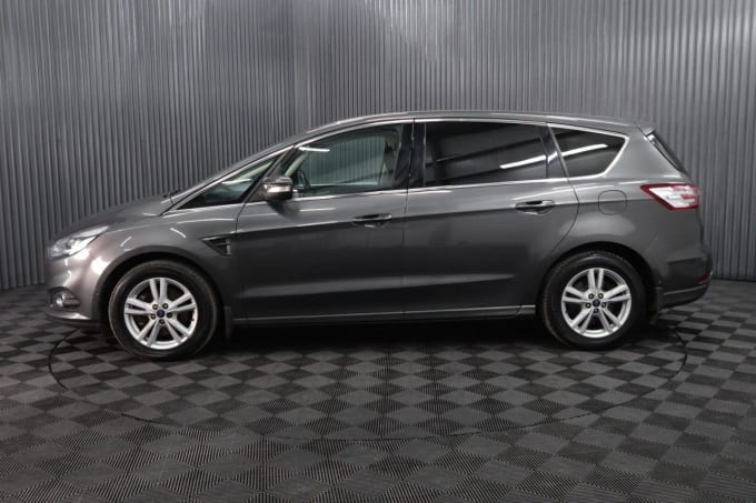 2025 Ford S-max