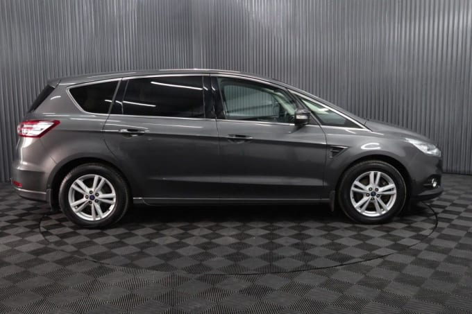 2025 Ford S-max
