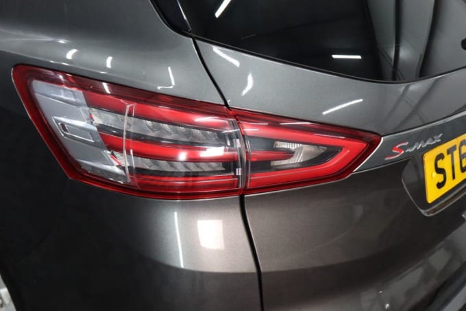 2025 Ford S-max