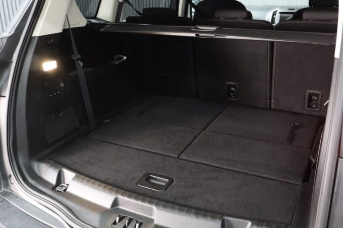 2025 Ford S-max