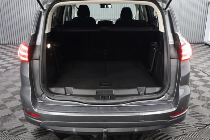 2025 Ford S-max