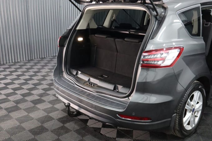 2025 Ford S-max