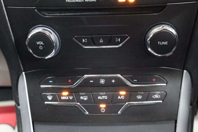 2025 Ford S-max