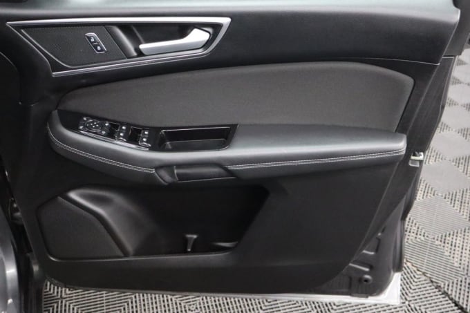 2025 Ford S-max