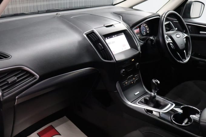2025 Ford S-max