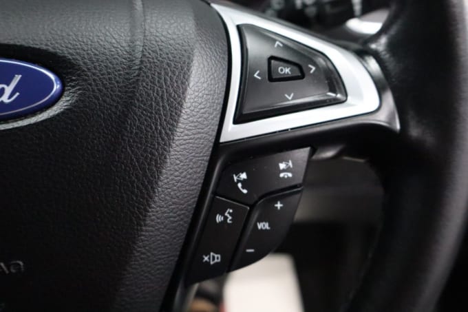 2025 Ford S-max