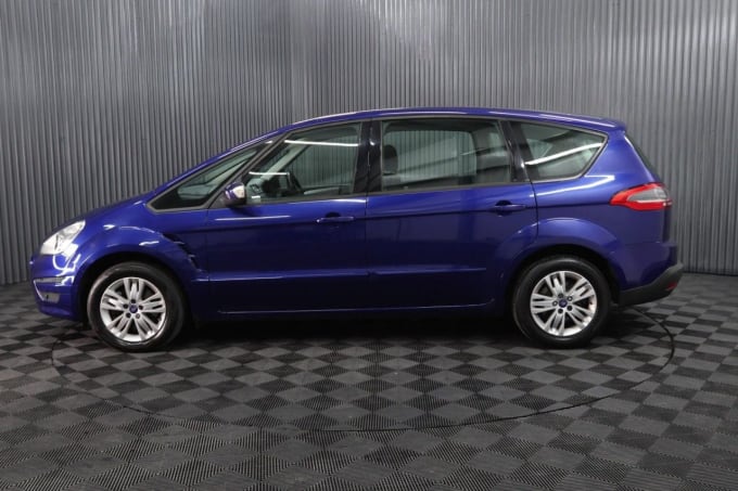 2025 Ford S-max