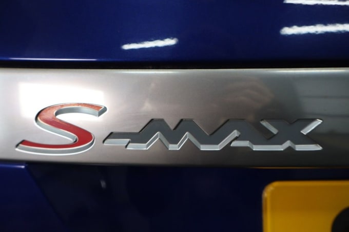 2025 Ford S-max