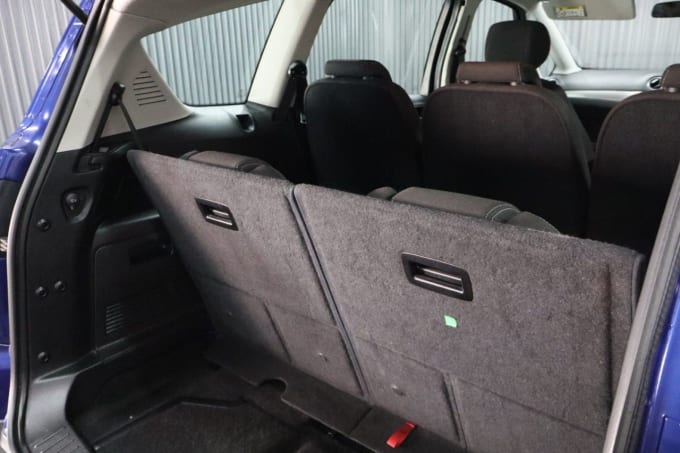 2025 Ford S-max